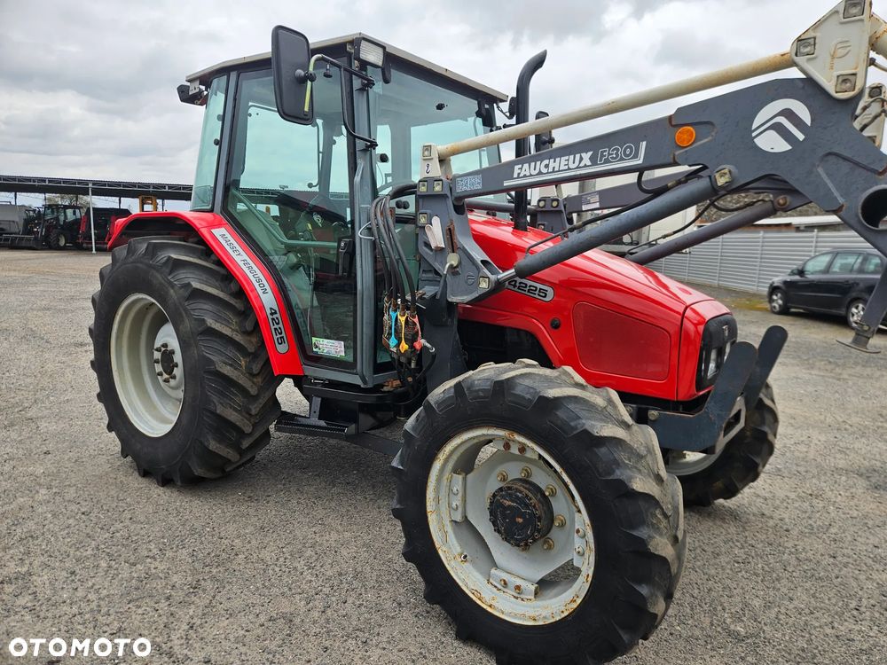 Massey Ferguson 4225 - 4