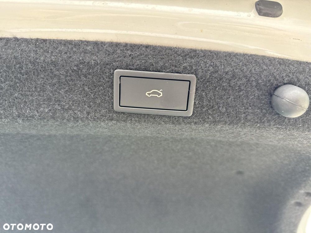 Skoda Octavia 1.5 TSI mHEV Selection DSG - 30