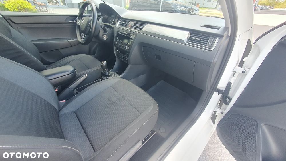 Skoda RAPID - 18