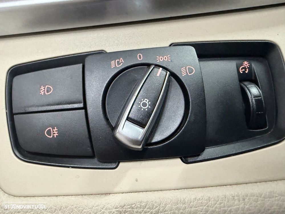 BMW 330 e iPerformance Pack M - 28