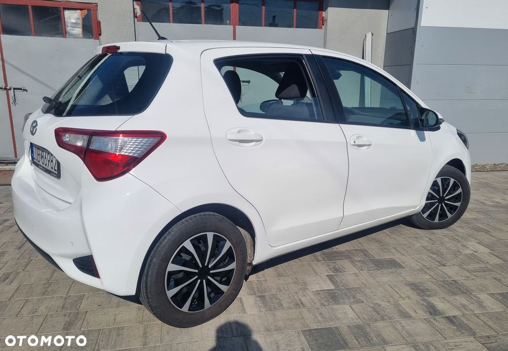 Toyota Yaris 1.5 Premium - 9