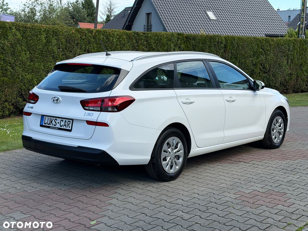 Hyundai i30 blue Kombi 1.4 Trend - 5