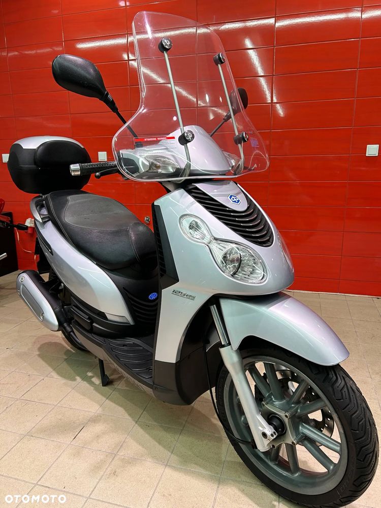 Piaggio Carnaby - 10