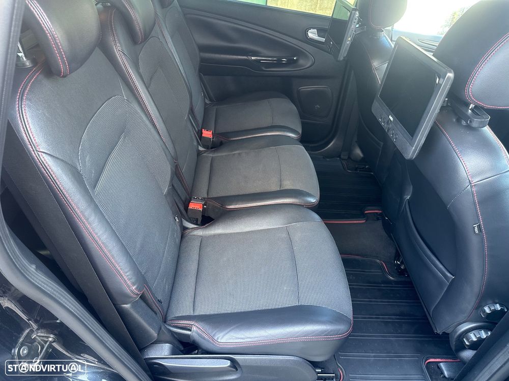 Ford S-Max 2.2 TDCi Titanium 7L - 38