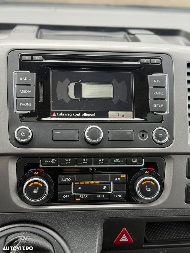 Volkswagen Multivan - 18