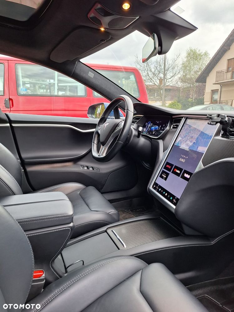 Tesla Model S - 19