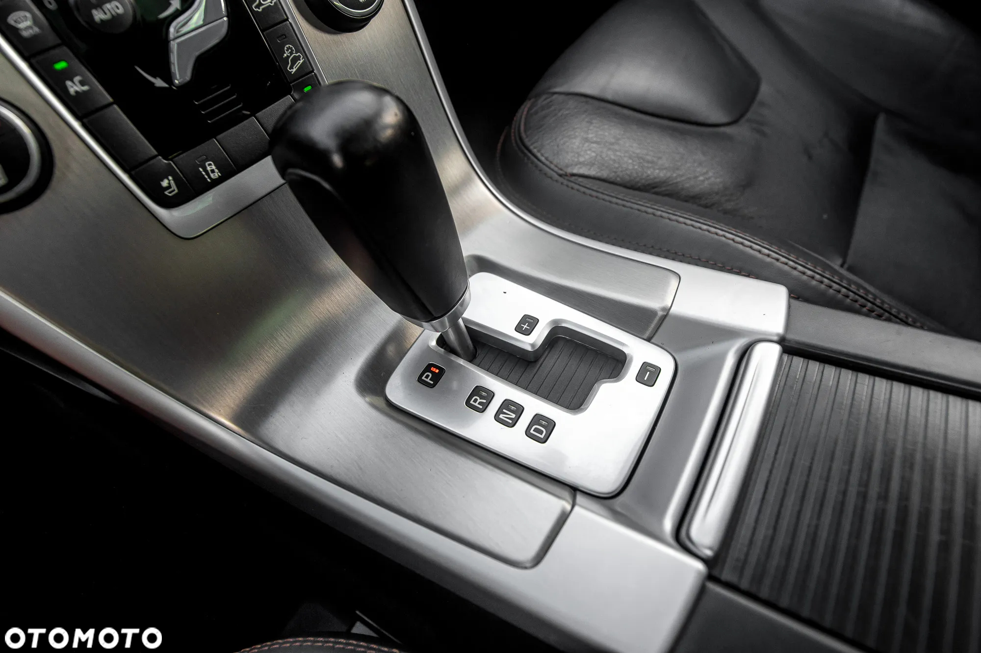 Volvo XC 60 D5 AWD RDesign - 35