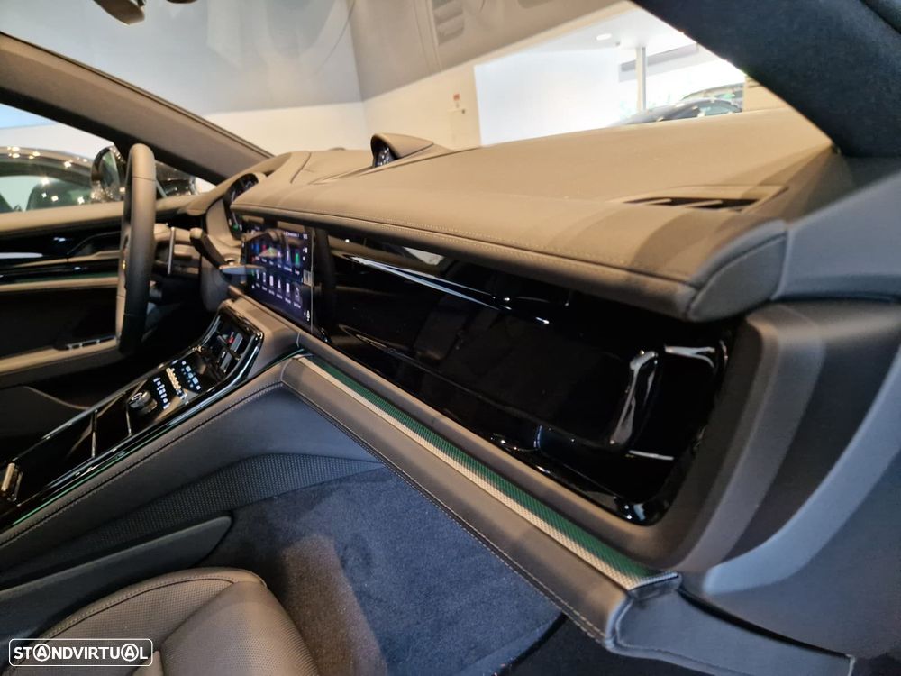 Porsche Panamera 4 E-Hybrid - 23