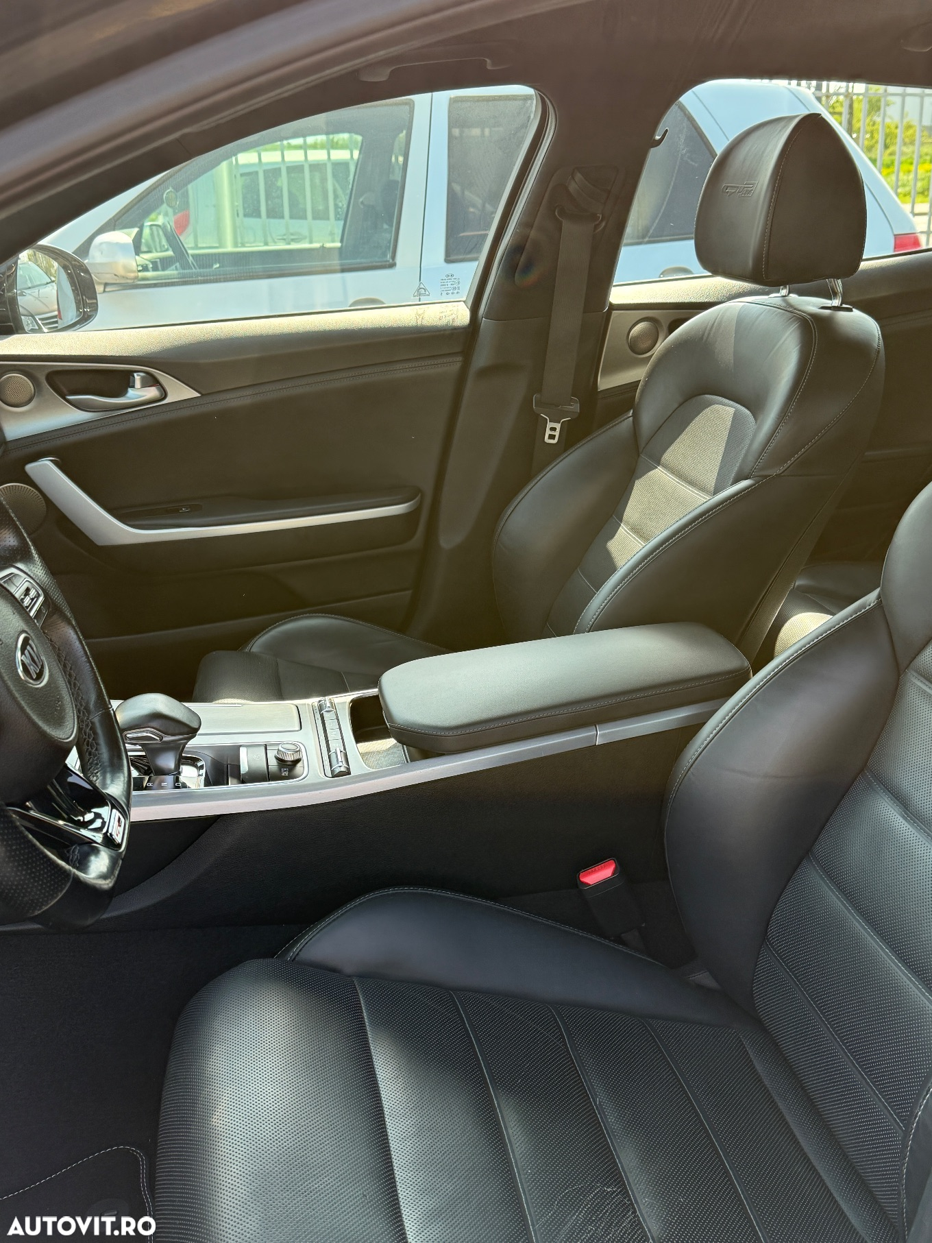 Kia Stinger 2.0 T-GDI RWD GT Line - 11