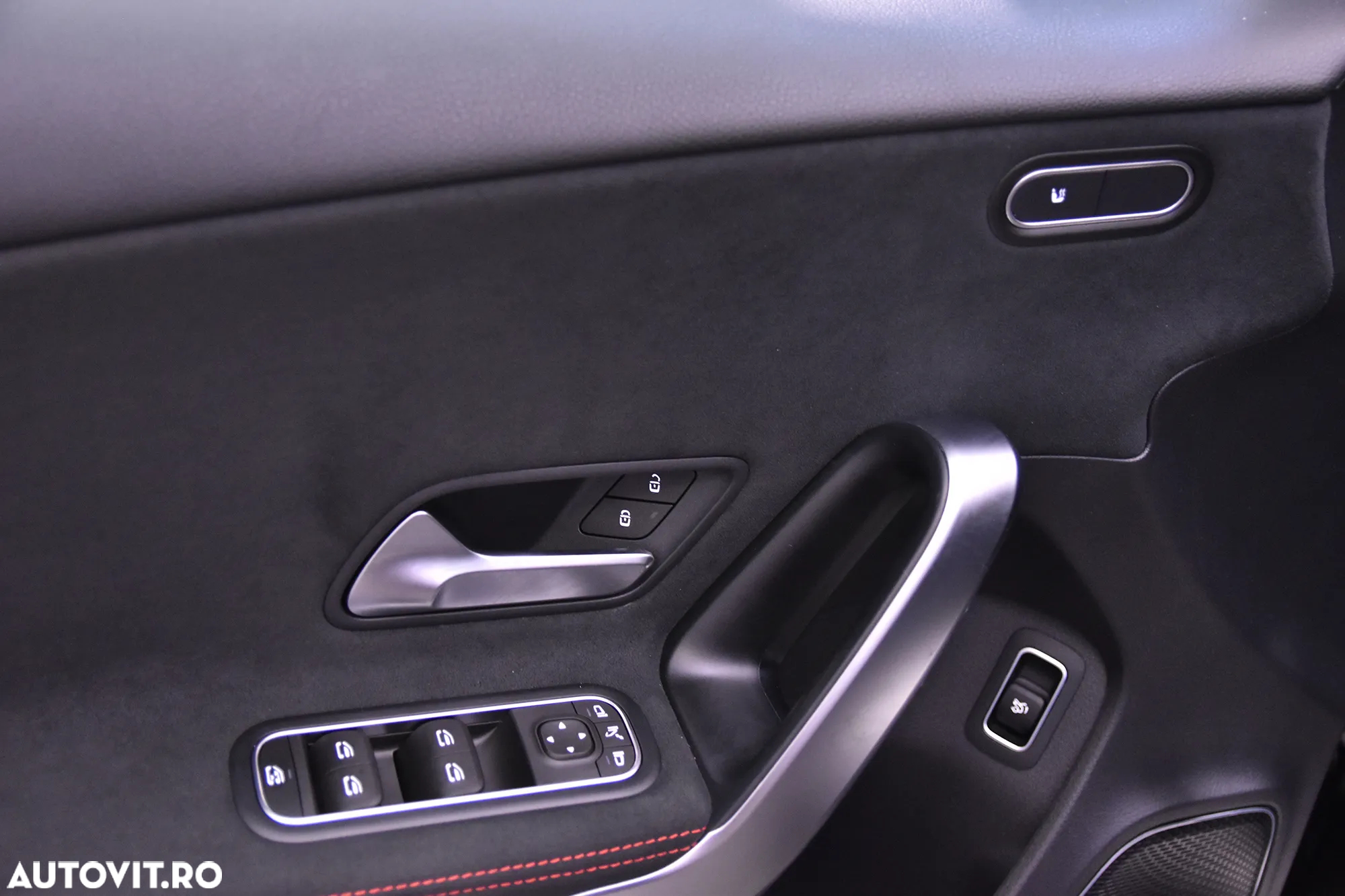 Mercedes-Benz A 250 4Matic 7G-DCT AMG Line - 14