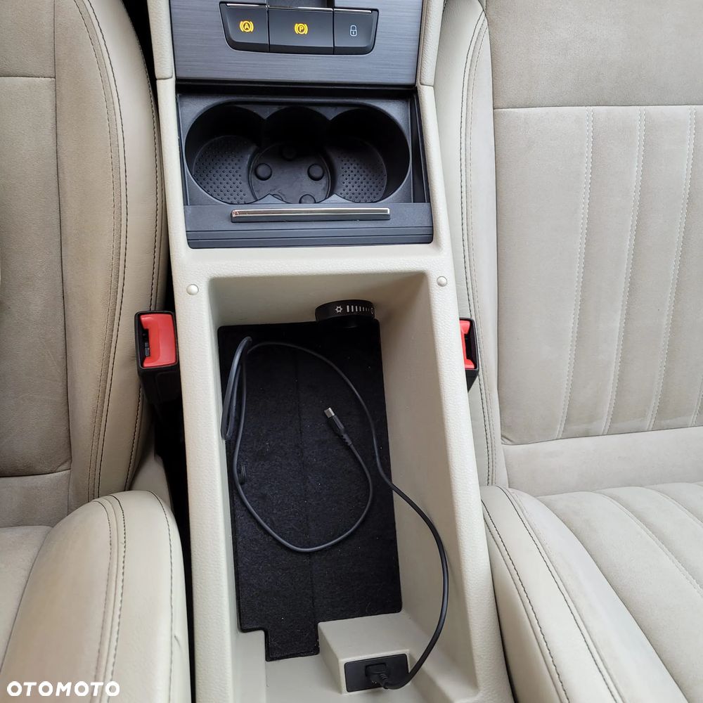 Skoda Superb 2.0 TDI SCR Style DSG - 13