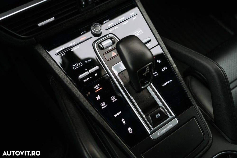 Porsche Cayenne - 41