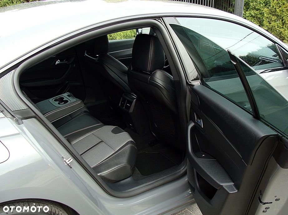 Peugeot 508 PureTech PHEV 225 Allure S&S e-EAT8 - 14
