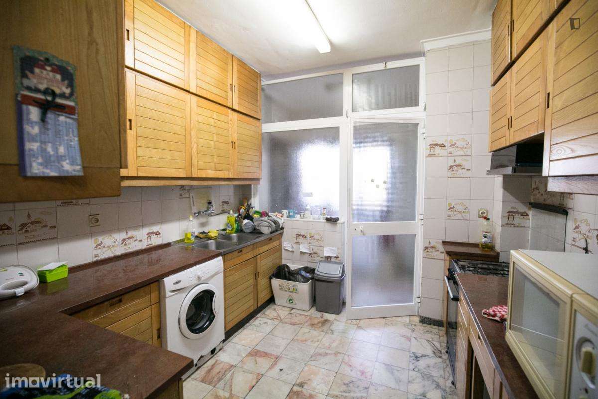 Quarto - localizado em Entrecampos Lisbon - Grande imagem: 5/17