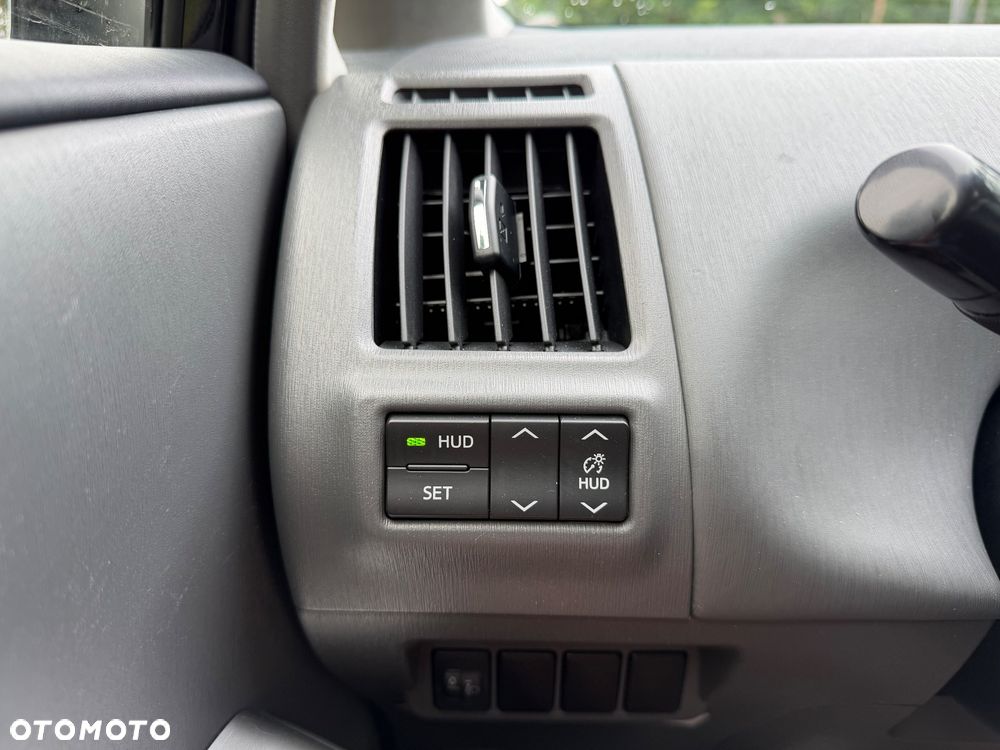 Toyota Prius+ (Hybrid) Executive - 29