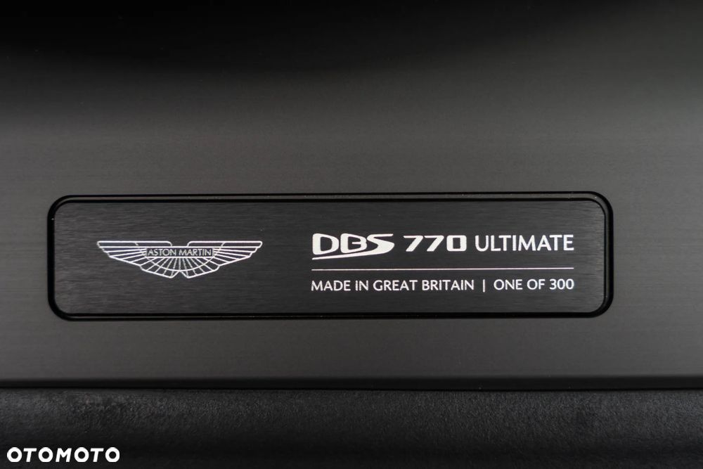 Aston Martin DBS - 34