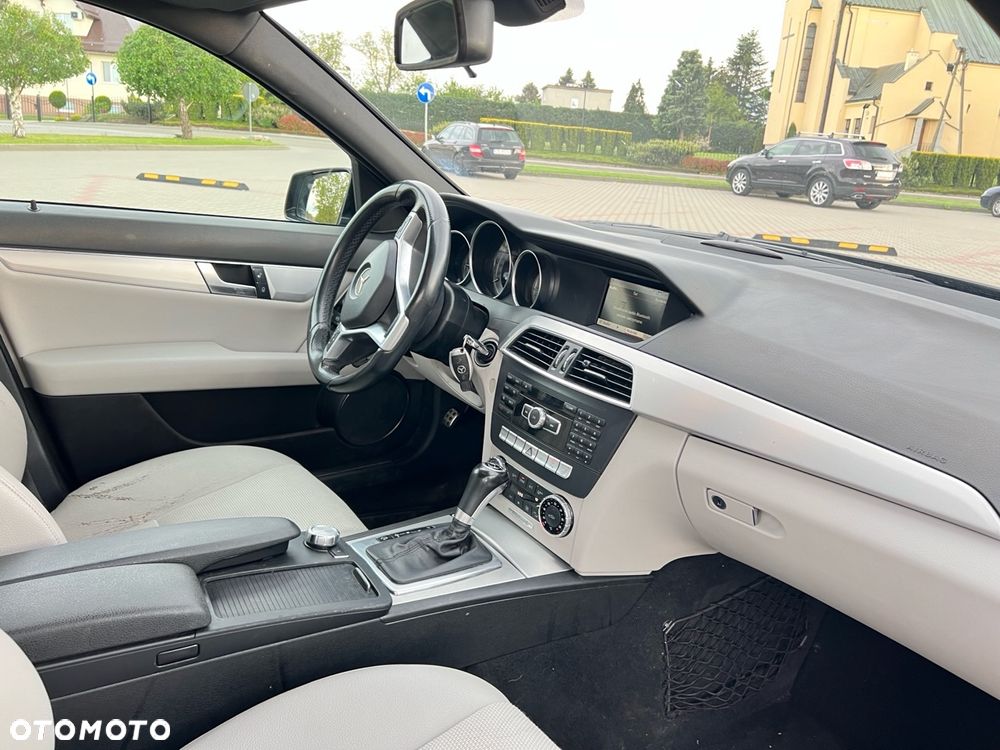 Mercedes-Benz Klasa C 220 (BlueTEC) d BlueEFFICIENCY Edition 7G-TRONIC Avantgarde - 13