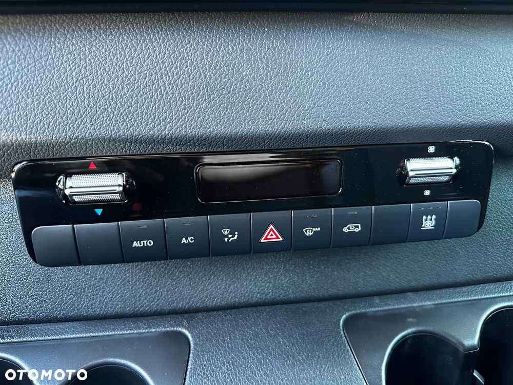 Mercedes-Benz Sprinter - 26
