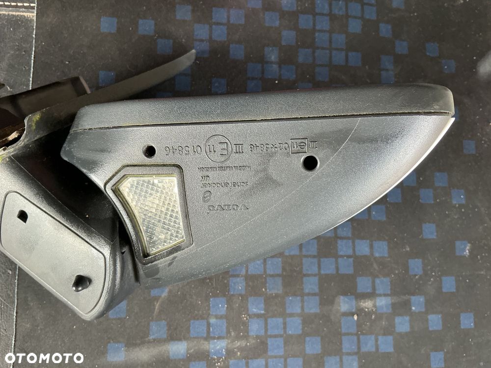 VOLVO V70 9 PIN LUSTERKO PRAWE - 7