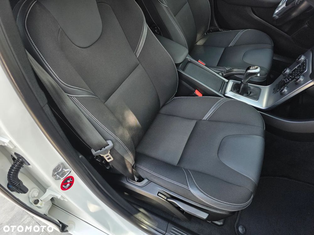 Volvo V40 D3 Momentum - 23