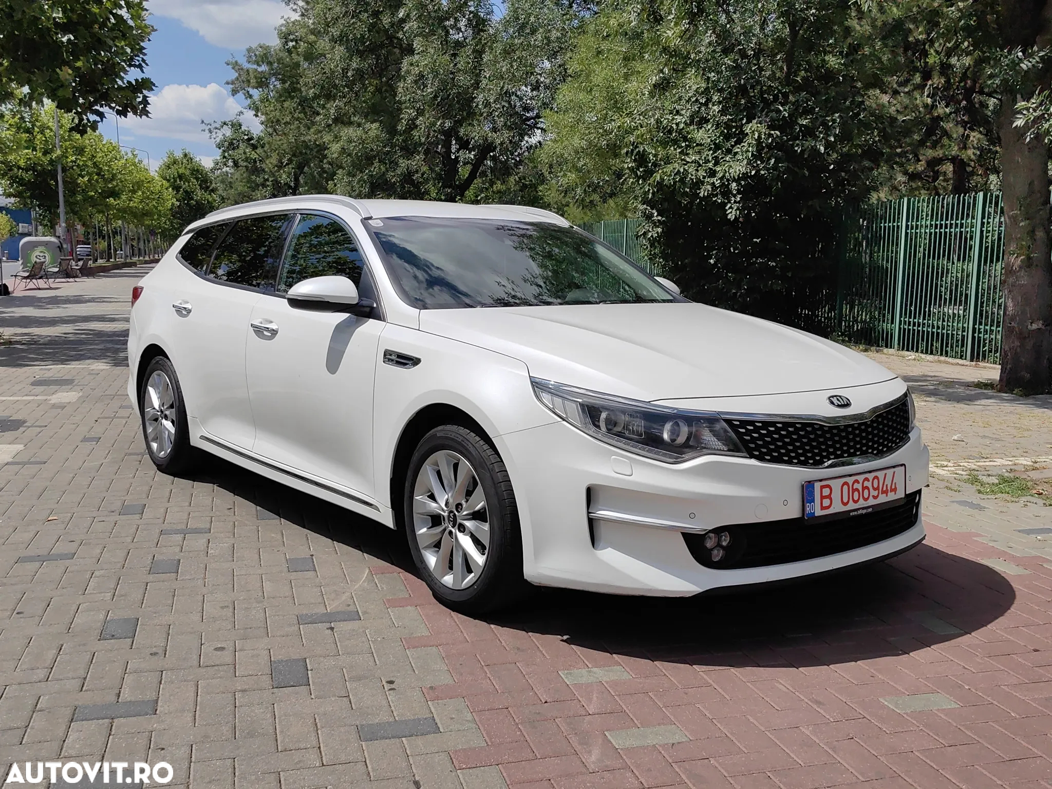 Kia Optima Sportswagon 1.7 CRDI DCT Business Supreme - 4