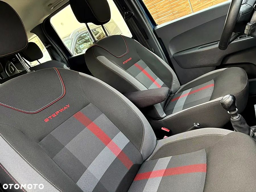 Dacia Lodgy 1.3 TCe Stepway S&S - 31