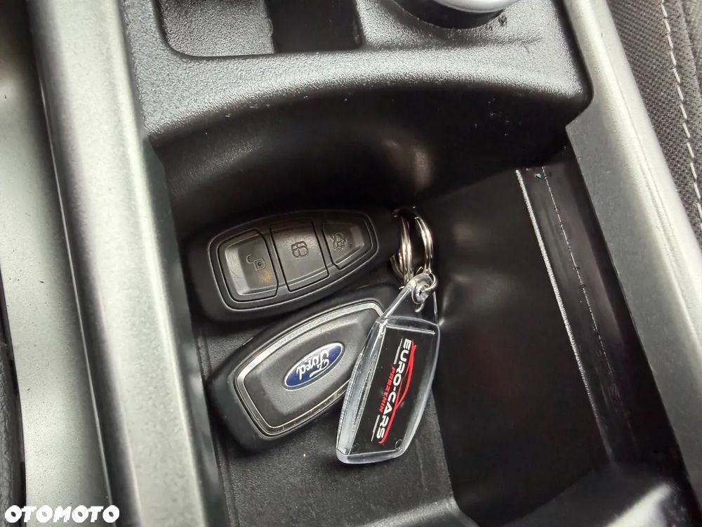 Ford Kuga 1.5 EcoBoost 2x4 Black & Silver - 23