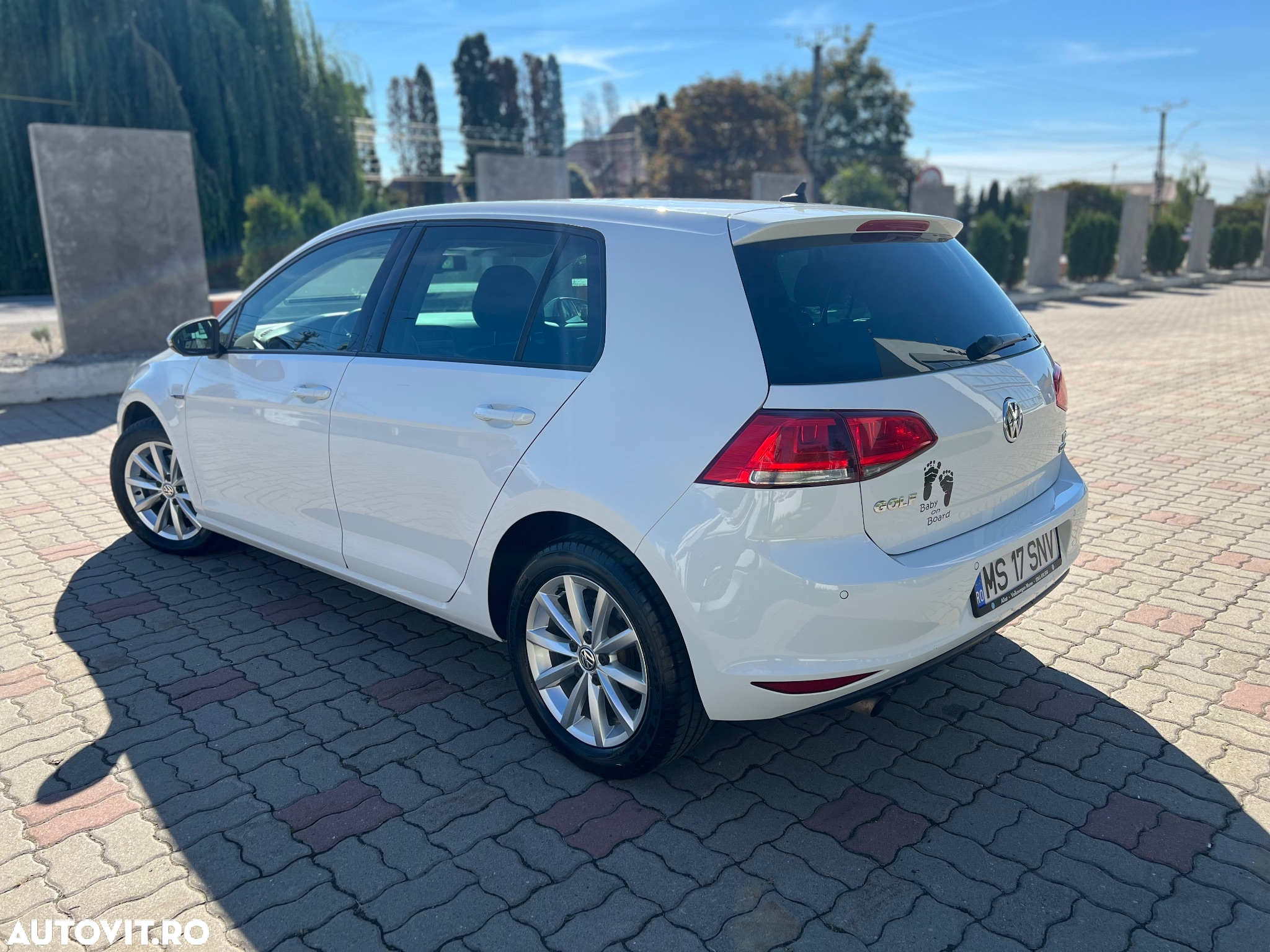 Volkswagen Golf 1.6 TDI BlueMotion Technology Lounge - 3