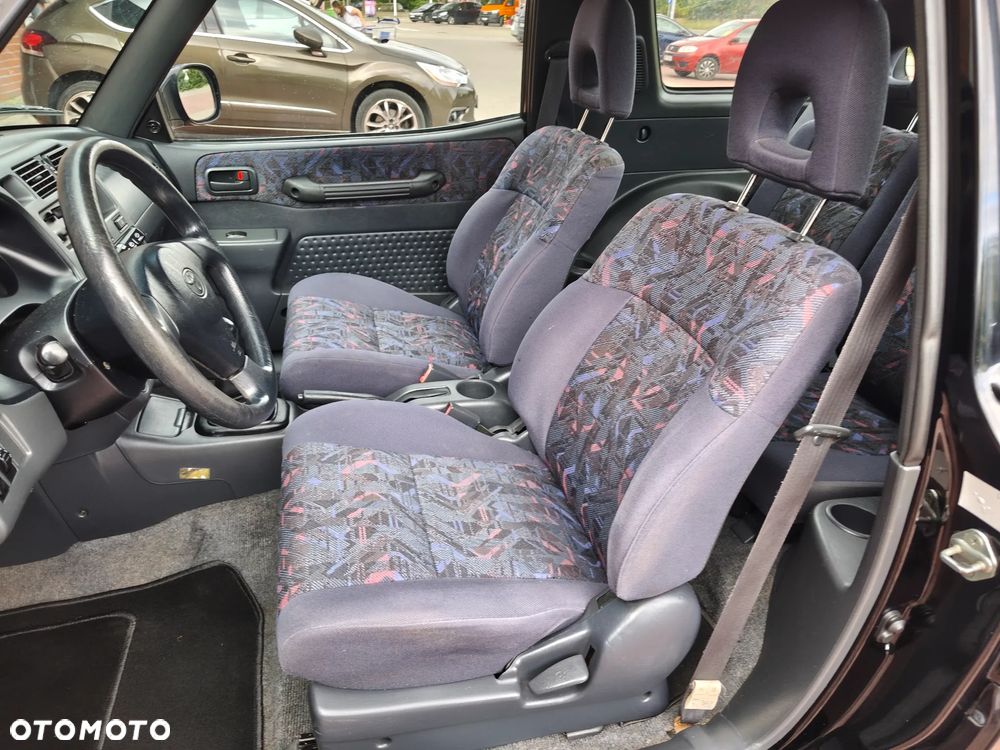 Toyota RAV4 2.0 Special - 12