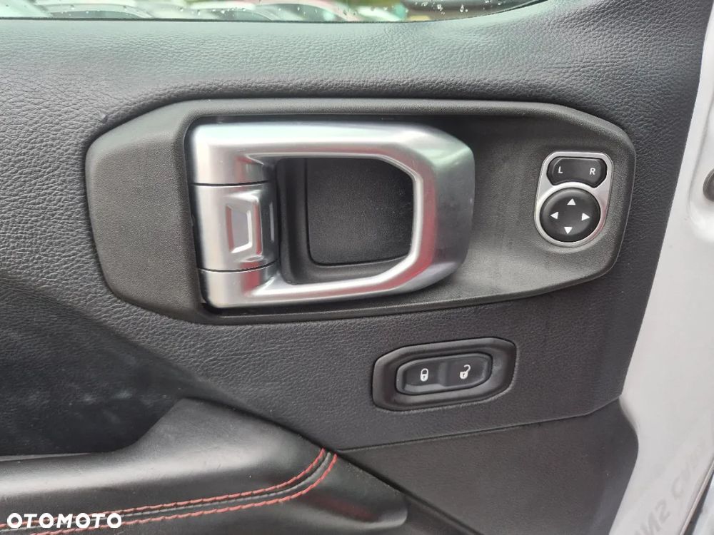 Jeep Wrangler Unlimited GME 2.0 Turbo Sahara - 12