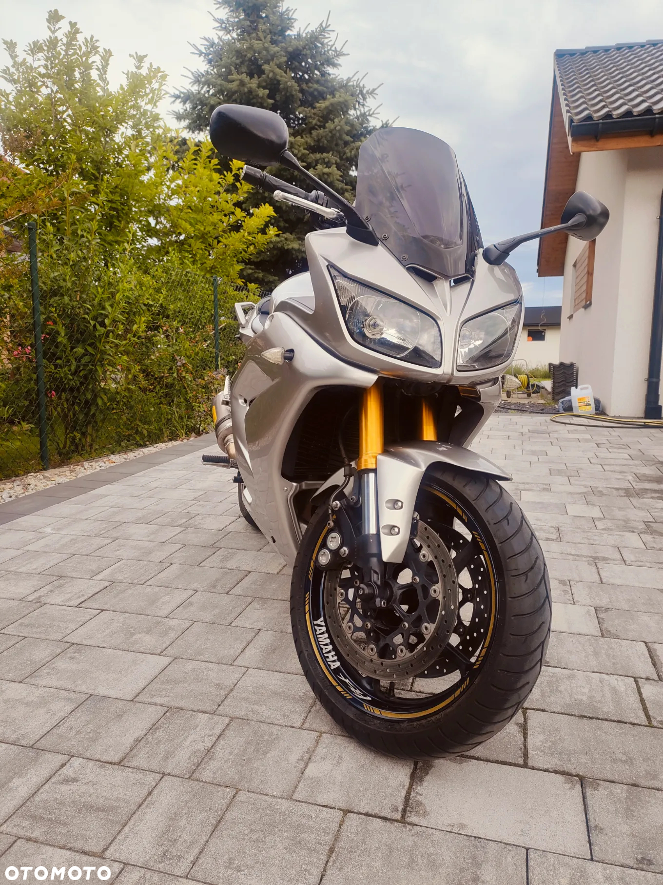 Yamaha FZ - 8