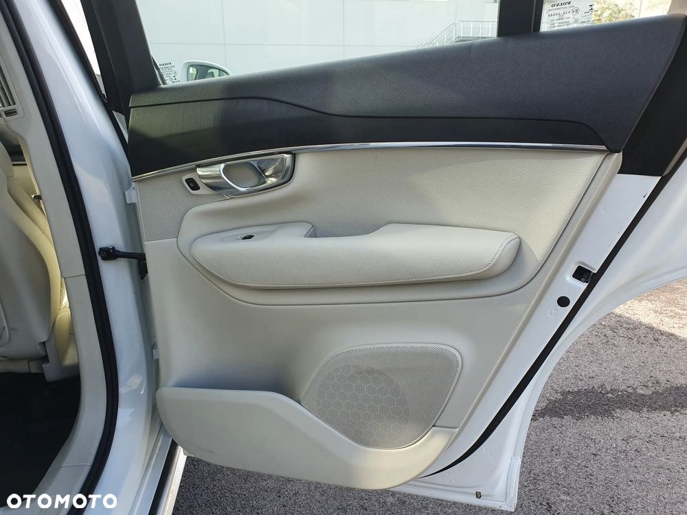 Volvo XC 90 T6 AWD Momentum Pro 7os - 13