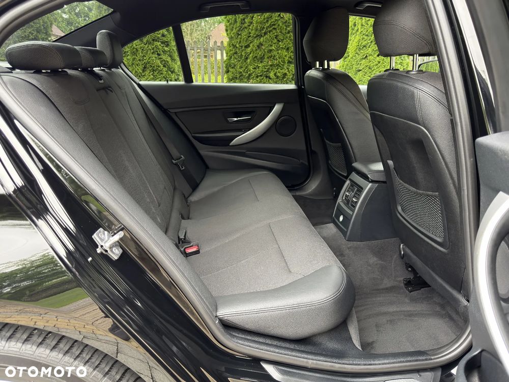 BMW Seria 3 318d Modern Line - 10