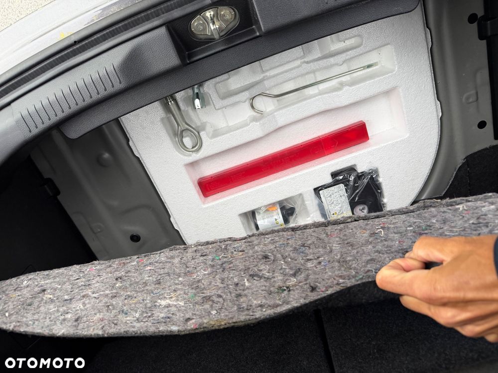 Suzuki Ignis 1.2 Premium AGS - 9