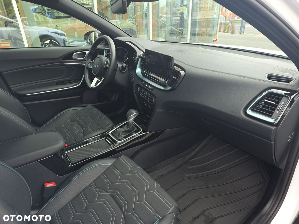 Kia XCeed 1.6 T-GDI Tribute DCT - 18