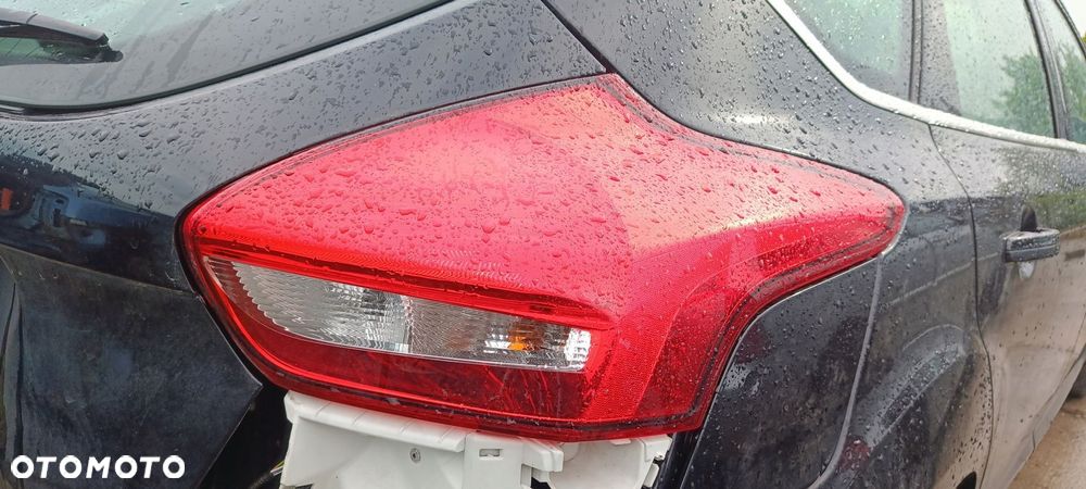 FORD FOCUS MK3 LIFT HB LAMPA TYŁ PRAWA - 3