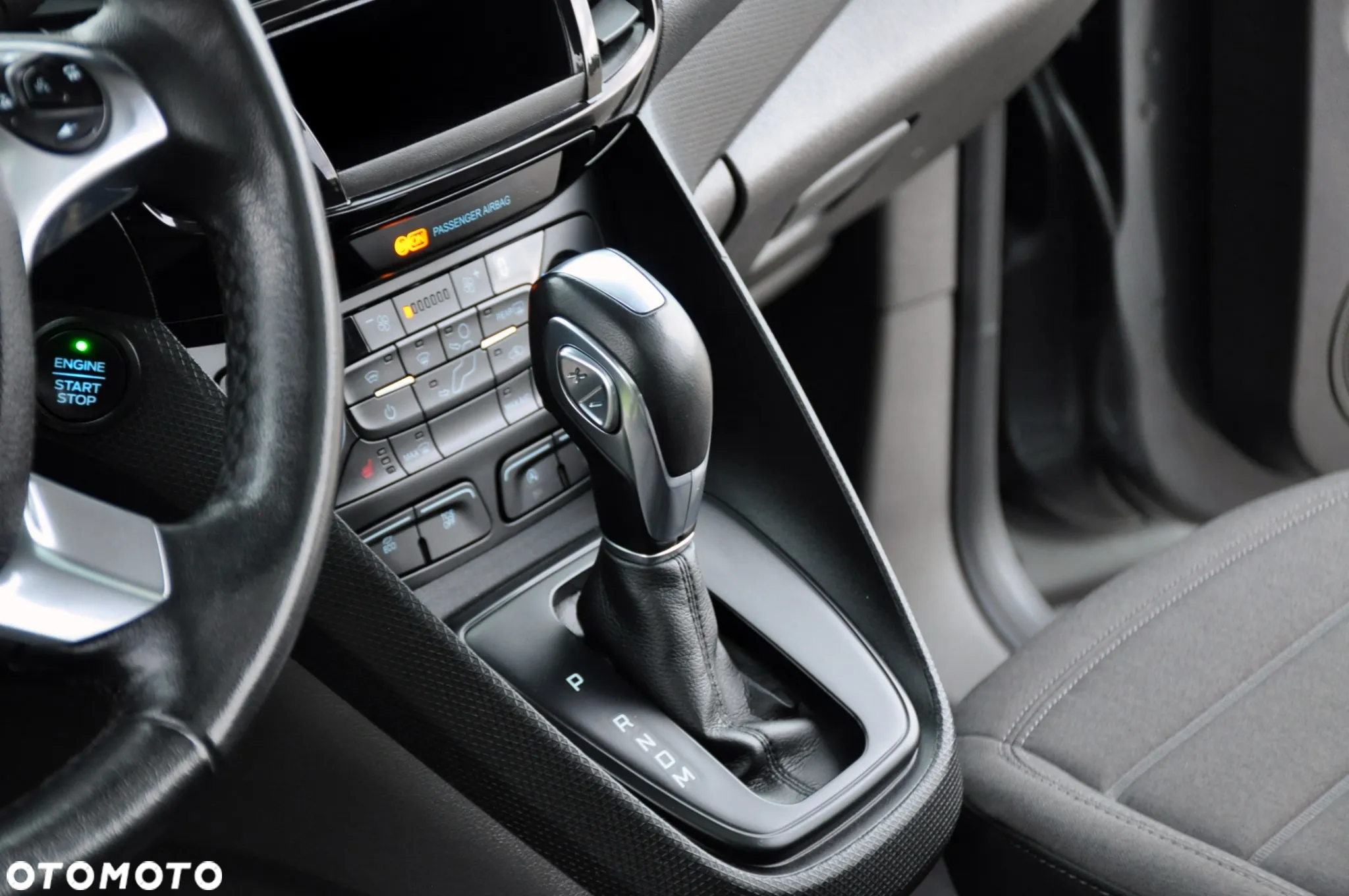 Ford Tourneo Connect 1.5 TDCi Start-Stop Titanium - 35