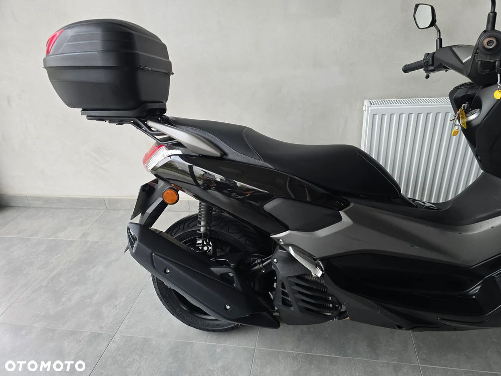 Yamaha NMAX - 24