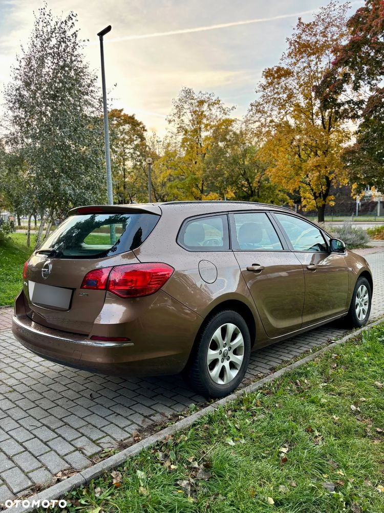Opel Astra IV 1.6 CDTI Essentia - 4