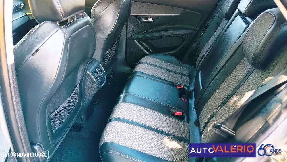 Peugeot 3008 1.5 BlueHDi Allure EAT8 - 34