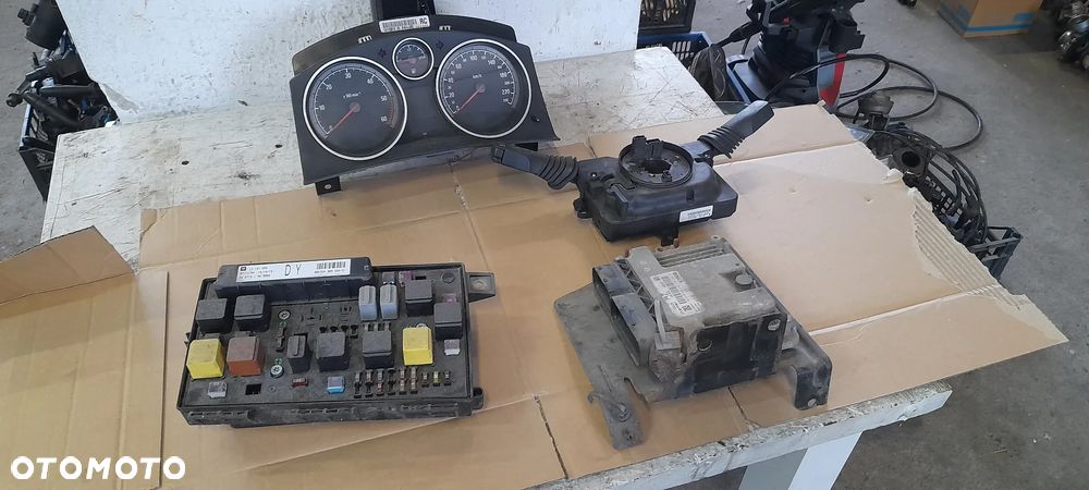 PRZEŁĄCZNIK ZESPOLONY OPEL ASTRA H 281658 - 2