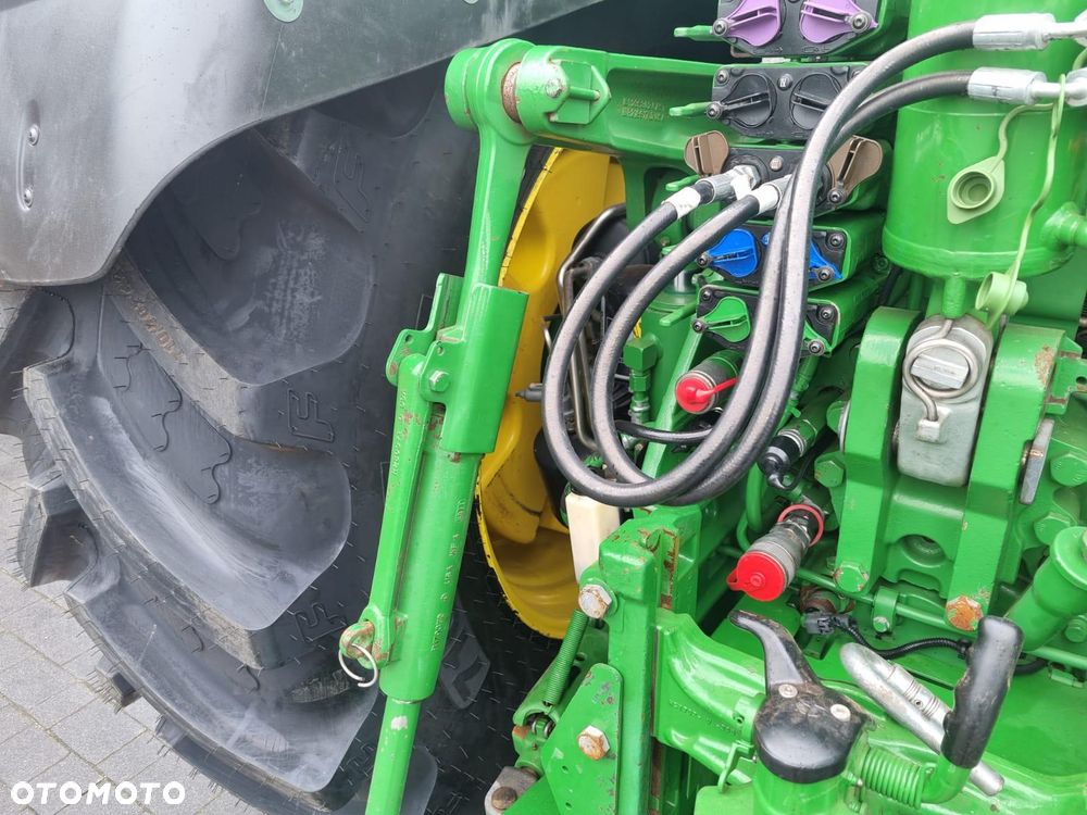 John Deere 8320R - 11
