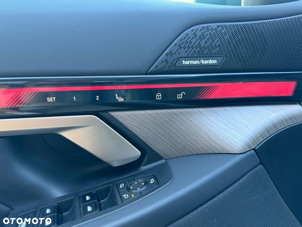 BMW Seria 5 550e xDrive PHEV M Sport - 33