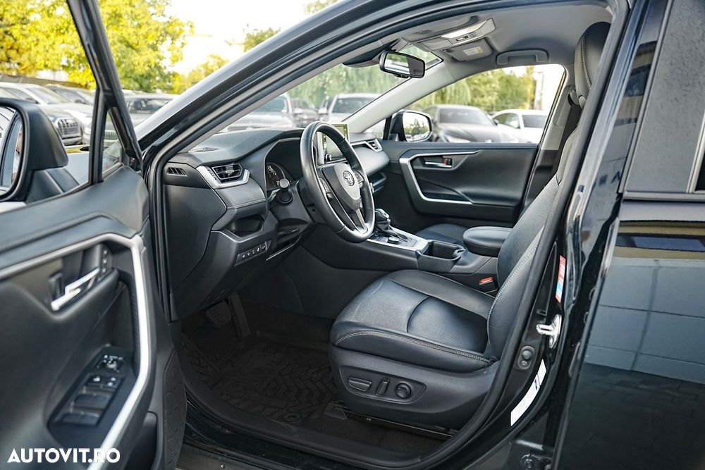 Toyota RAV4 2.0P CVT AWD Luxury - 17
