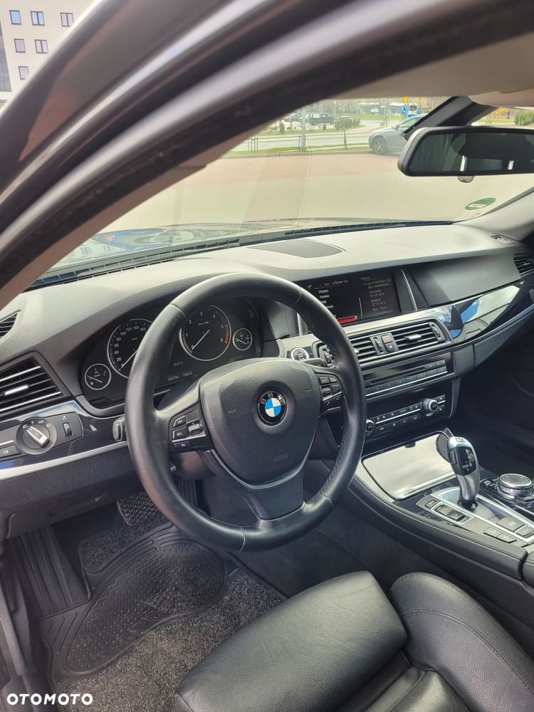 BMW Seria 5 520d xDrive - 10