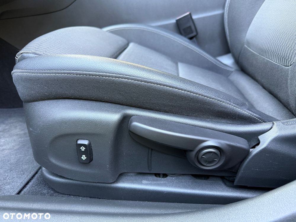 Opel Insignia 2.0 T Business Elegance S&S - 13