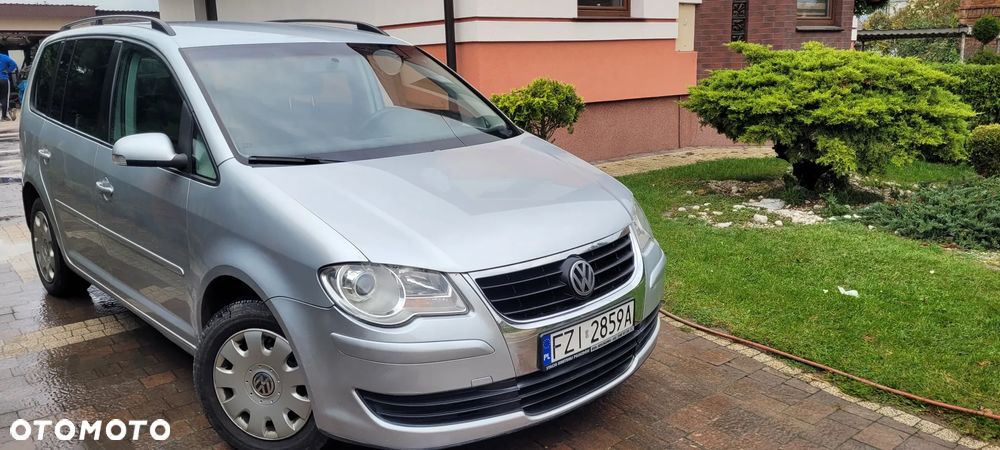 Volkswagen Touran 1.9 TDI DPF DSG Trendline - 6