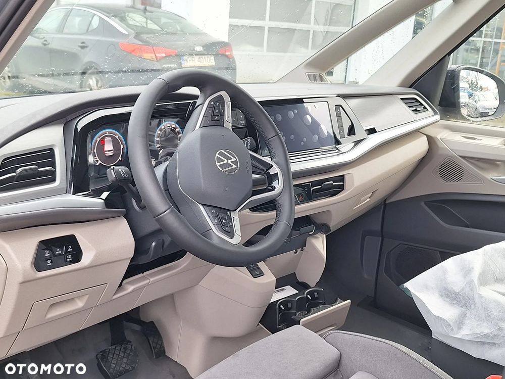 Volkswagen Multivan - 11