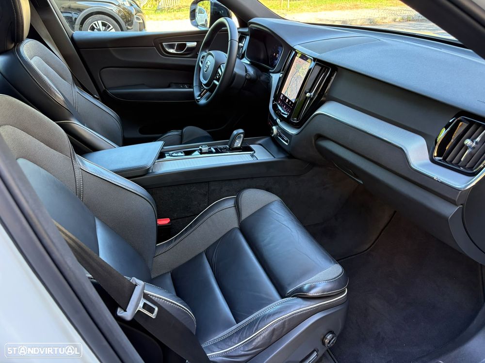 Volvo XC 60 2.0 T6 PHEV R-Design AWD - 23