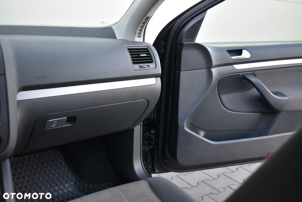 Volkswagen Golf - 15
